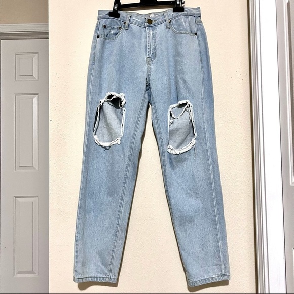 Showpo Light Blue Boyfriend Jeans - Picture 3 of 10